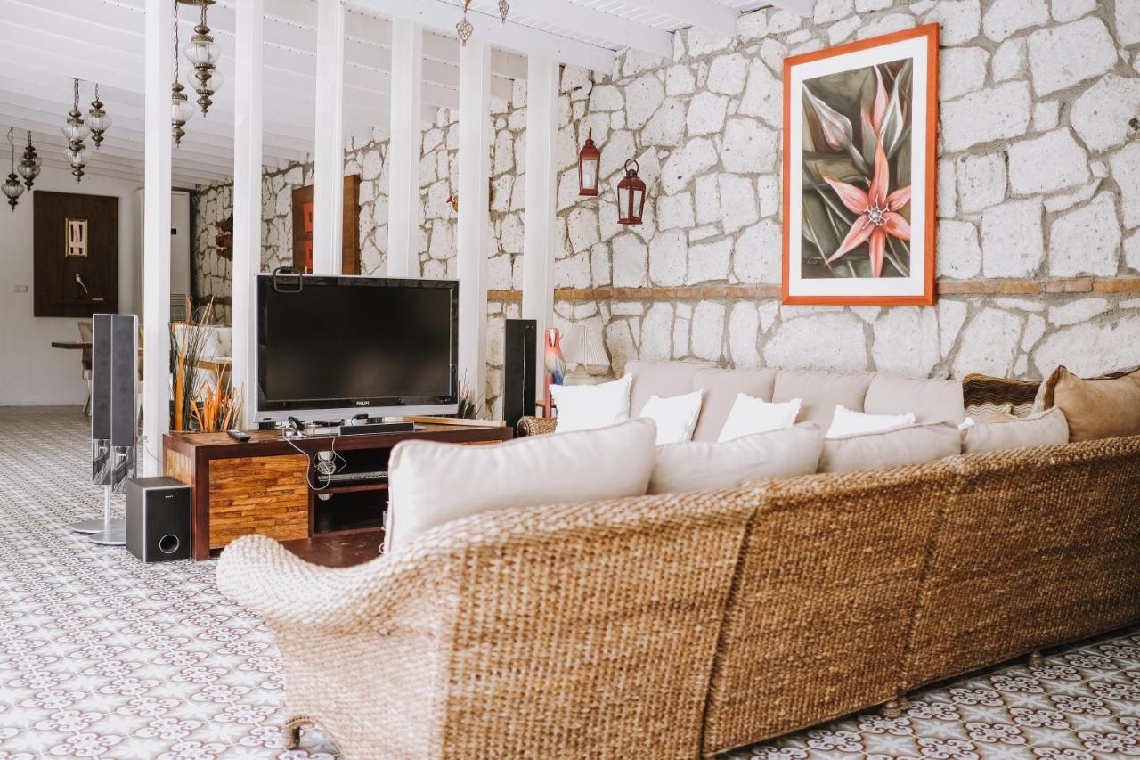 Deruni Butik Hotel İzmir Ngoại thất bức ảnh